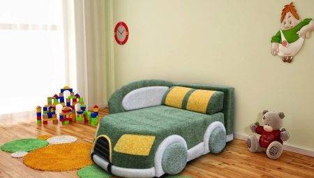 Alegeți o canapea de copii sub forma unei mașini