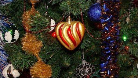 Cum decora frumos pomul de Crăciun cu Misher?