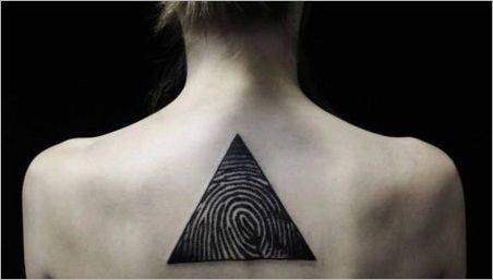 Privire de tatuaj Pyramid